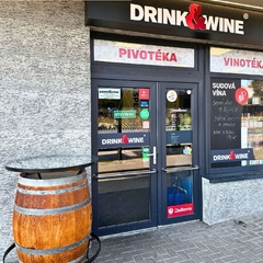 🍷 Drink & Wine v Modřanech – více než jen víno! 🍫🥜

Věděli jste, že v našem obchodě Drink & Wine v Modřanech najdete nejen široký výběr vín a destilátů, ale také lahodné pochutiny? 

Nabízíme:

🔹 Italské a české delikatesy: nakládané speciality, salámy a sýry, které skvěle doplní váš nápojový zážitek. 

🔹 Sušené ovoce a ořechy: zdravé snacky ideální k vínu či jen tak na chuť. 

🔹 Křupavé slané pečivo a italské sušenky: perfektní k posezení s přáteli. 

🔹 Kávové kapsle kompatibilní s Nespresso: pro milovníky kvalitní kávy. 

Přijďte k nám do Modřan a objevte širokou nabídku produktů, které potěší vaše chuťové buňky! 🥂

#DrinkAndWine #Modřany #Pochutiny #Delikatesy #Víno #GurmánskýZážitek